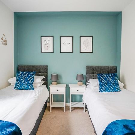 The Augustine - Modern Two Bed Ground Floor Apartment With Parking แคนเทอร์เบอรี ภายนอก รูปภาพ