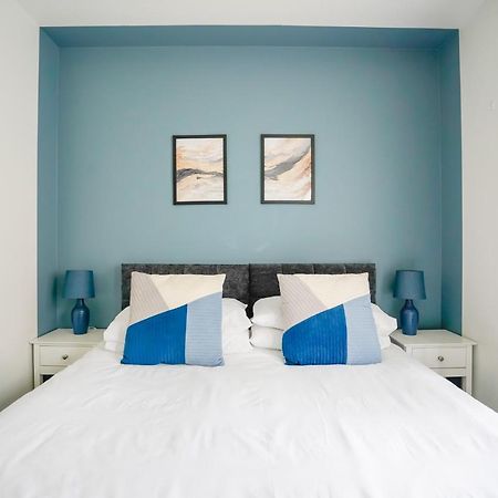 The Augustine - Modern Two Bed Ground Floor Apartment With Parking แคนเทอร์เบอรี ภายนอก รูปภาพ