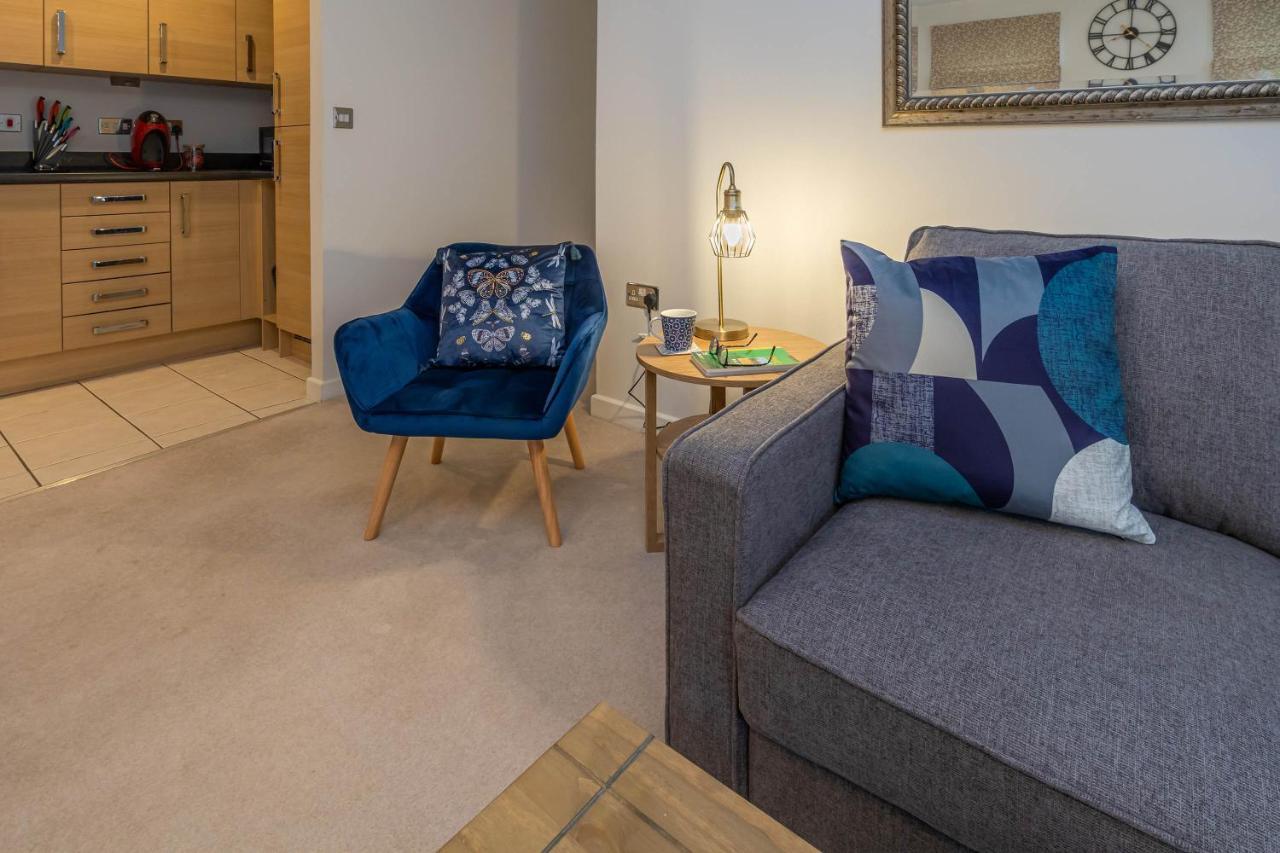 The Augustine - Modern Two Bed Ground Floor Apartment With Parking แคนเทอร์เบอรี ภายนอก รูปภาพ