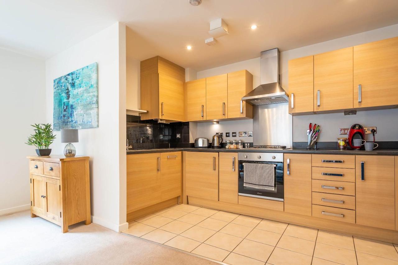 The Augustine - Modern Two Bed Ground Floor Apartment With Parking แคนเทอร์เบอรี ภายนอก รูปภาพ